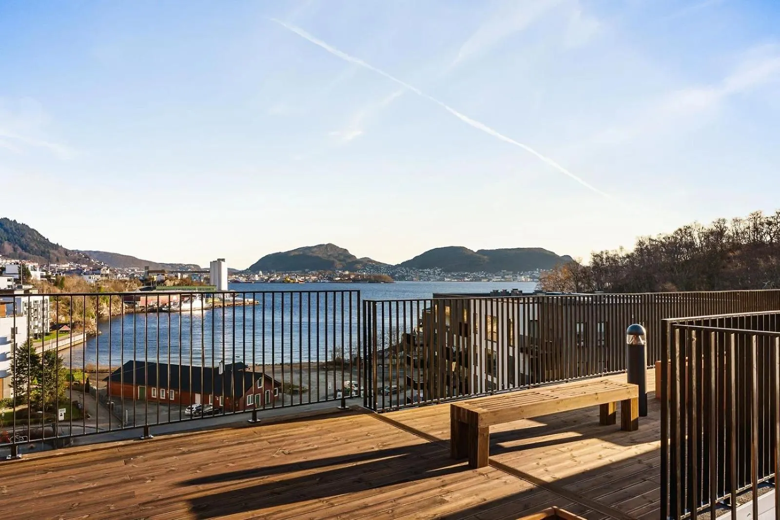 Brand-New Apartement 2025 Sunny Private Terrace - By The Sea Bergen 0*,